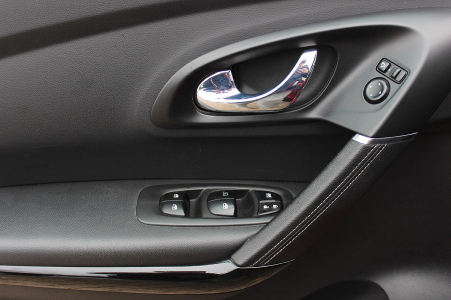 Renault Kadjar 1.2 TCe Intens / Trekhaak / Navigatie / Parkeerhulp V+A / Cruise Control / DAB / Keyless entry / 17'' / Stoelverwarming