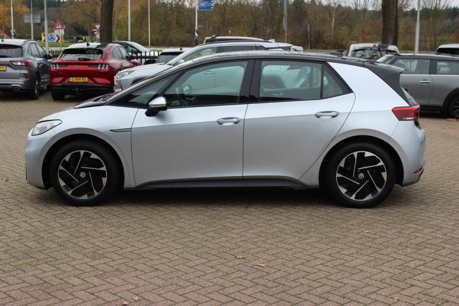 Volkswagen ID.3 Pure 45 kWh / SoH 92.6% / CarPlay / Parkeerhulp V+A / 18'' / Stuur+Stoelverwarming / DAB / ACC / Warmtepomp