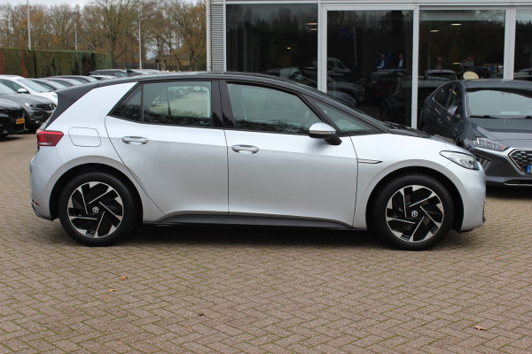Volkswagen ID.3 Pure 45 kWh / SoH 92.6% / CarPlay / Parkeerhulp V+A / 18'' / Stuur+Stoelverwarming / DAB / ACC / Warmtepomp