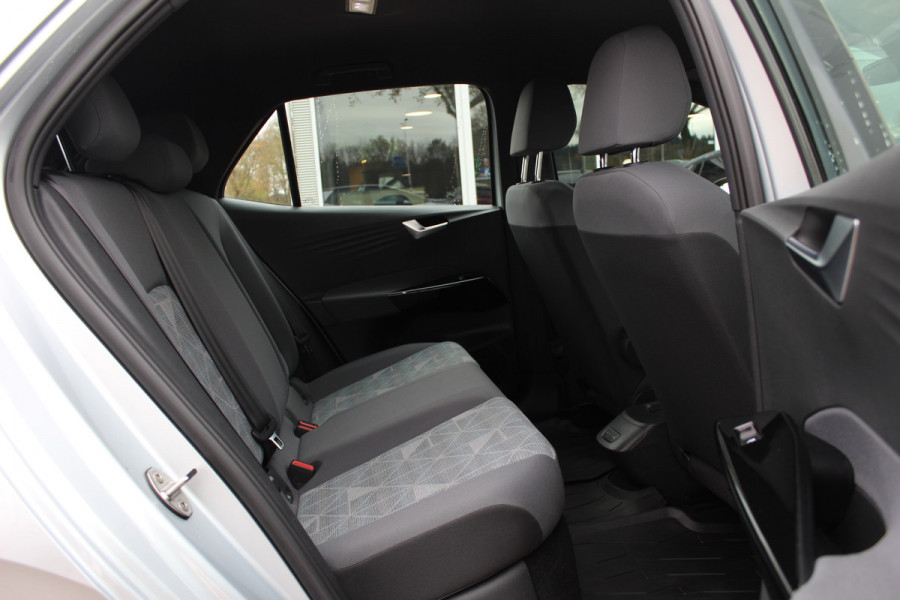 Volkswagen ID.3 Pure 45 kWh / SoH 92.6% / CarPlay / Parkeerhulp V+A / 18'' / Stuur+Stoelverwarming / DAB / ACC / Warmtepomp