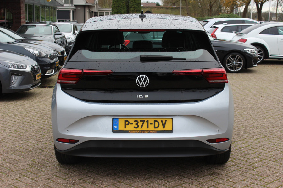 Volkswagen ID.3 Pure 45 kWh / SoH 92.6% / CarPlay / Parkeerhulp V+A / 18'' / Stuur+Stoelverwarming / DAB / ACC / Warmtepomp