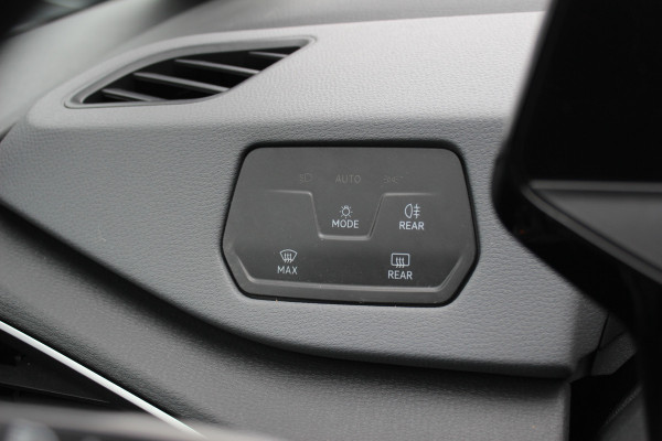 Volkswagen ID.3 Pure 45 kWh / SoH 92.6% / CarPlay / Parkeerhulp V+A / 18'' / Stuur+Stoelverwarming / DAB / ACC / Warmtepomp