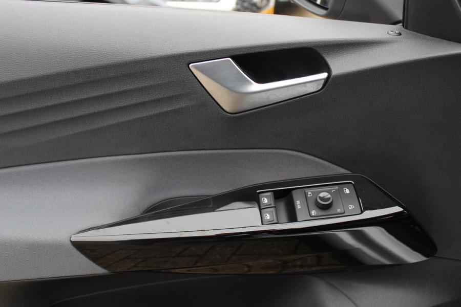 Volkswagen ID.3 Pure 45 kWh / SoH 92.6% / CarPlay / Parkeerhulp V+A / 18'' / Stuur+Stoelverwarming / DAB / ACC / Warmtepomp