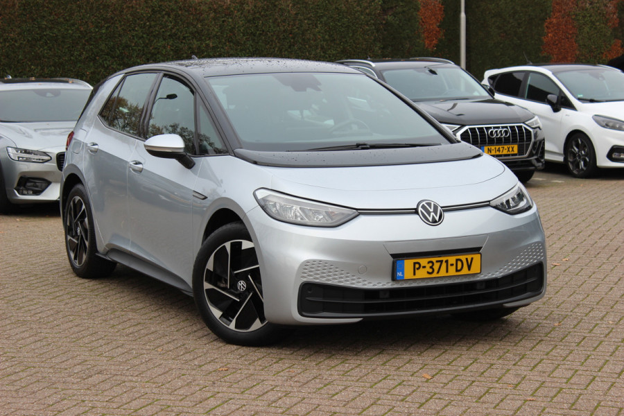 Volkswagen ID.3 Pure 45 kWh / SoH 92.6% / CarPlay / Parkeerhulp V+A / 18'' / Stuur+Stoelverwarming / DAB / ACC / Warmtepomp