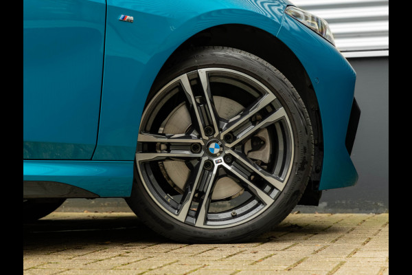 BMW 2 Serie Gran Coupé 220i M-Sport - Pano - Verwarmd Stuurwiel - ACC - Camera