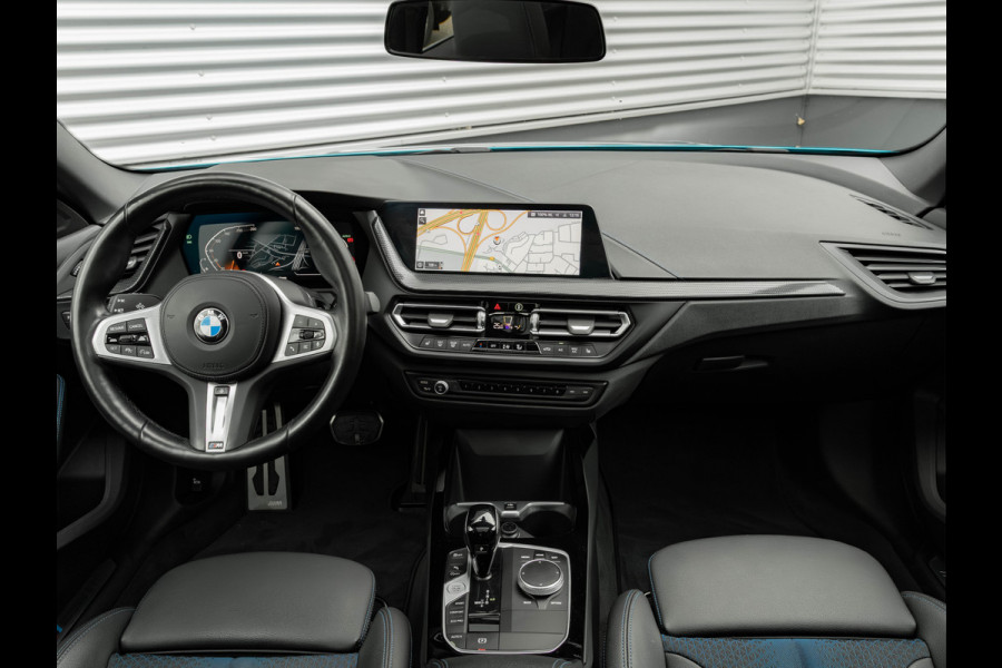 BMW 2 Serie Gran Coupé 220i M-Sport - Pano - Verwarmd Stuurwiel - ACC - Camera