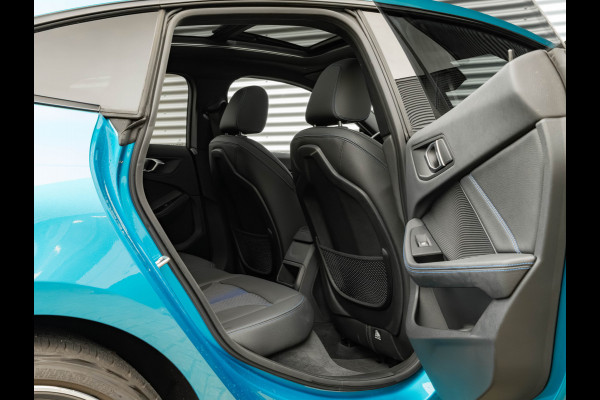 BMW 2 Serie Gran Coupé 220i M-Sport - Pano - Verwarmd Stuurwiel - ACC - Camera