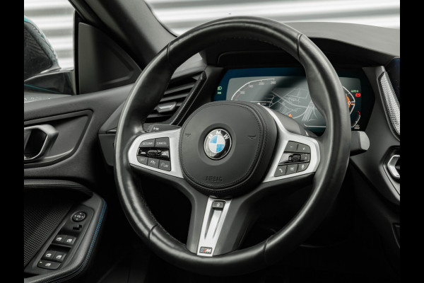 BMW 2 Serie Gran Coupé 220i M-Sport - Pano - Verwarmd Stuurwiel - ACC - Camera