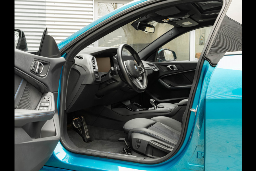BMW 2 Serie Gran Coupé 220i M-Sport - Pano - Verwarmd Stuurwiel - ACC - Camera