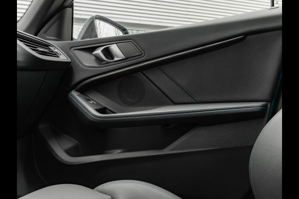 BMW 2 Serie Gran Coupé 220i M-Sport - Pano - Verwarmd Stuurwiel - ACC - Camera