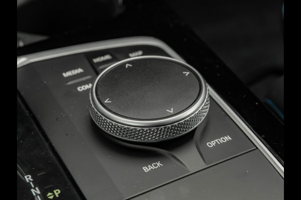 BMW 2 Serie Gran Coupé 220i M-Sport - Pano - Verwarmd Stuurwiel - ACC - Camera