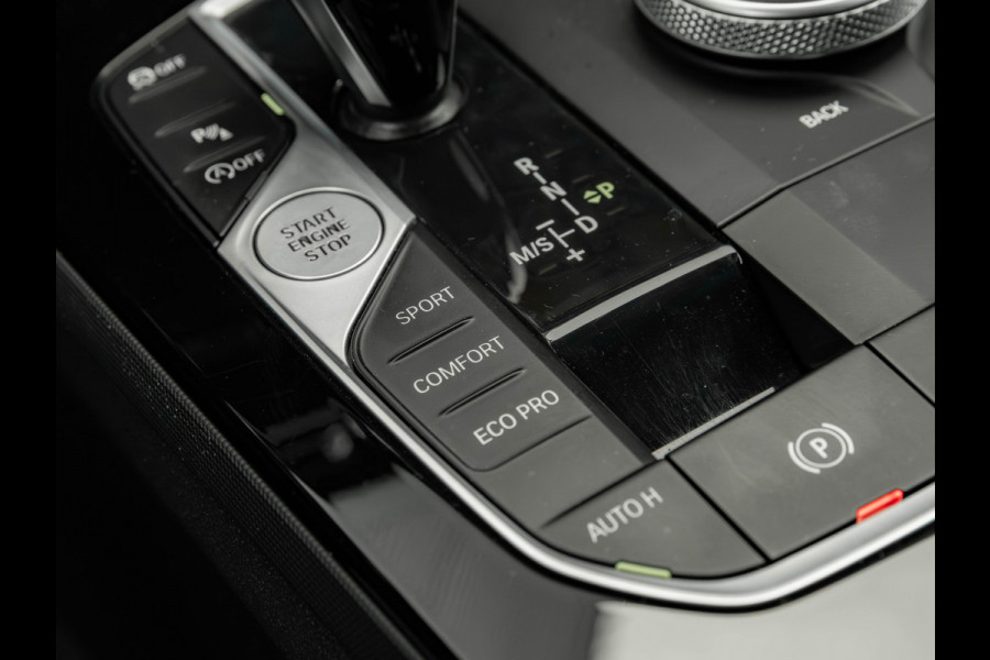 BMW 2 Serie Gran Coupé 220i M-Sport - Pano - Verwarmd Stuurwiel - ACC - Camera