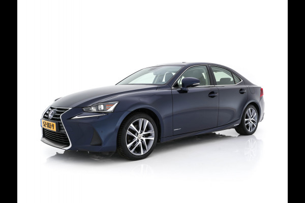 Lexus IS 300h Hybrid Business Line Aut. *PANO | LEATHER-MICROFIBRE | FULL-LED | NAVI-FULLMAP | HEATED-COMFORTSEATS | CAMERA | ECC | SHIFT-PADDLES | PDC | CRUISE | 17''ALU*