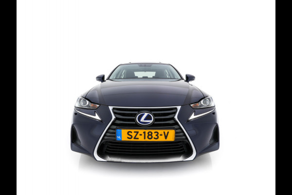 Lexus IS 300h Hybrid Business Line Aut. *PANO | LEATHER-MICROFIBRE | FULL-LED | NAVI-FULLMAP | HEATED-COMFORTSEATS | CAMERA | ECC | SHIFT-PADDLES | PDC | CRUISE | 17''ALU*