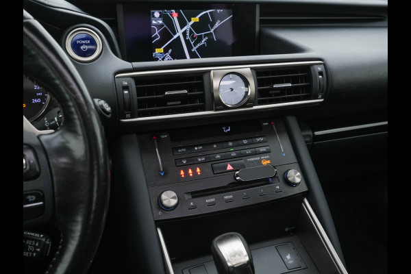 Lexus IS 300h Hybrid Business Line Aut. *PANO | LEATHER-MICROFIBRE | FULL-LED | NAVI-FULLMAP | HEATED-COMFORTSEATS | CAMERA | ECC | SHIFT-PADDLES | PDC | CRUISE | 17''ALU*