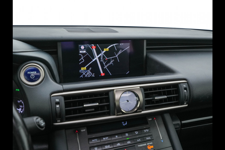 Lexus IS 300h Hybrid Business Line Aut. *PANO | LEATHER-MICROFIBRE | FULL-LED | NAVI-FULLMAP | HEATED-COMFORTSEATS | CAMERA | ECC | SHIFT-PADDLES | PDC | CRUISE | 17''ALU*