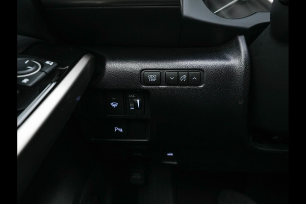 Lexus IS 300h Hybrid Business Line Aut. *PANO | LEATHER-MICROFIBRE | FULL-LED | NAVI-FULLMAP | HEATED-COMFORTSEATS | CAMERA | ECC | SHIFT-PADDLES | PDC | CRUISE | 17''ALU*