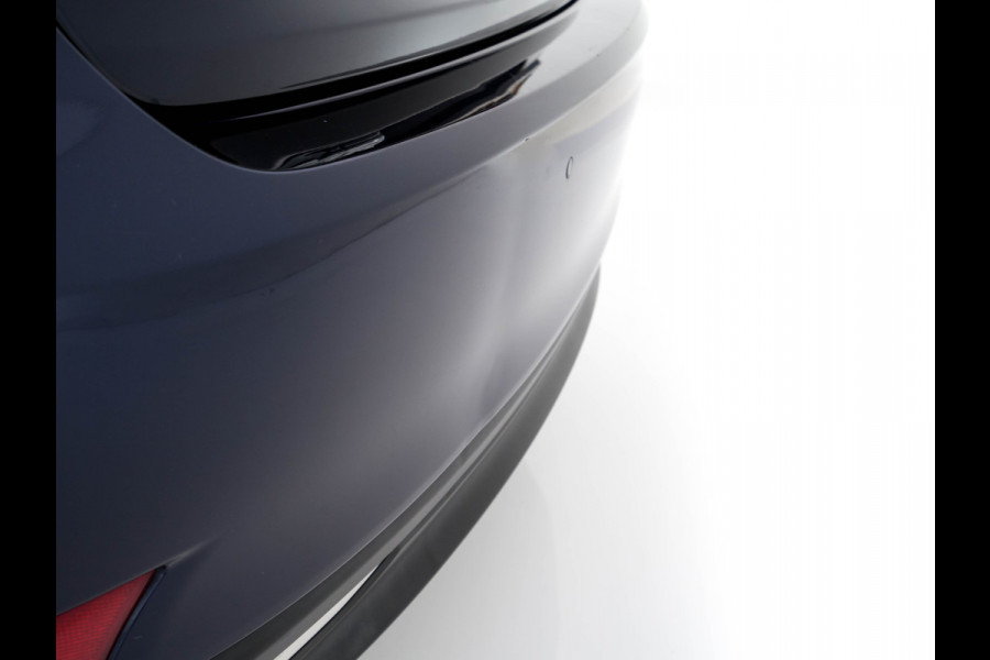 Lexus IS 300h Hybrid Business Line Aut. *PANO | LEATHER-MICROFIBRE | FULL-LED | NAVI-FULLMAP | HEATED-COMFORTSEATS | CAMERA | ECC | SHIFT-PADDLES | PDC | CRUISE | 17''ALU*