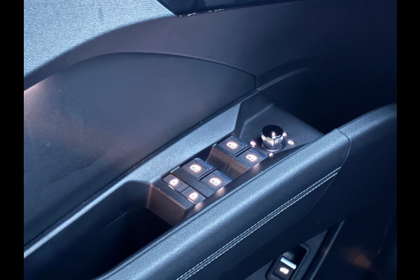 Audi Q4 Sportback e-tron 35 Launch edition Advanced Plus 55 kWh, SOH 92%, panoramadak, leder, trekhaak, stoelverwarming