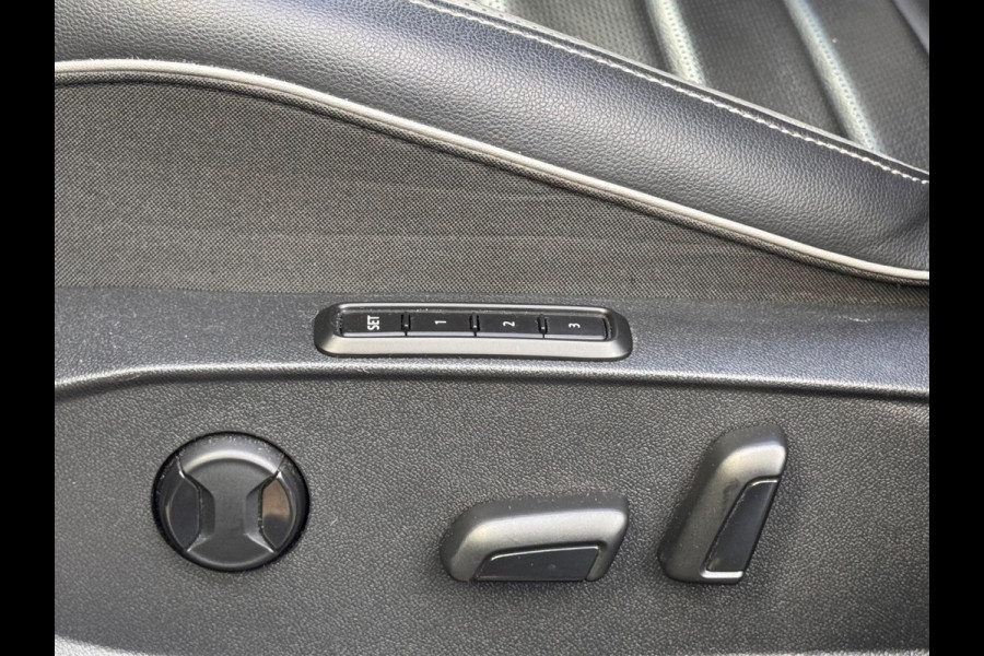 Volkswagen Golf 1.4 eHybrid GTE Pano/Leer/HuD/Camera/Matrix