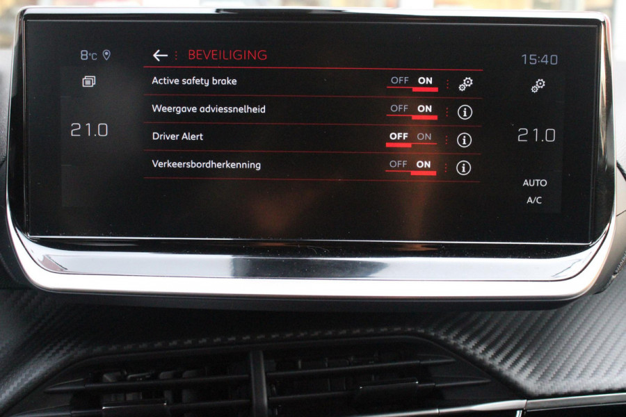 Peugeot 2008 1.2 100PK ALLURE PACK | NAVIGATIE | ACHTERUITRIJ CAMERA | APPLE CARPLAY/ANDROID AUTO | LICHTMETALEN VELGEN 17" | CRUISE CONTROL | LED KOPLAMPEN | DAB+ RADIO | CLIMATE CONTROL |