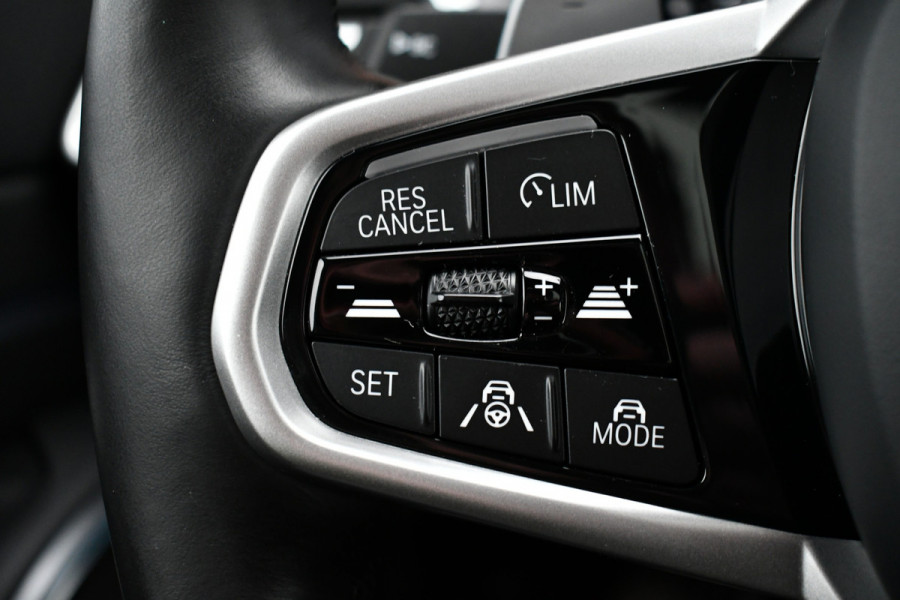 BMW 3 Serie Touring 330e M-Sport LCI-2 Pano Trekh ACC H/K 360 HUD 19inch