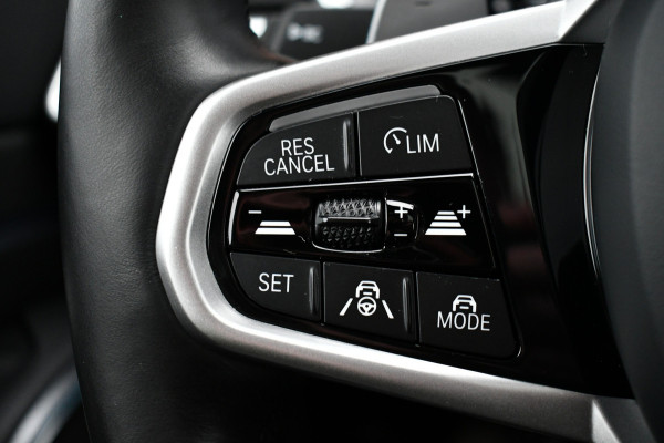 BMW 3 Serie Touring 330e M-Sport LCI-2 Pano Trekh ACC H/K 360 HUD 19inch