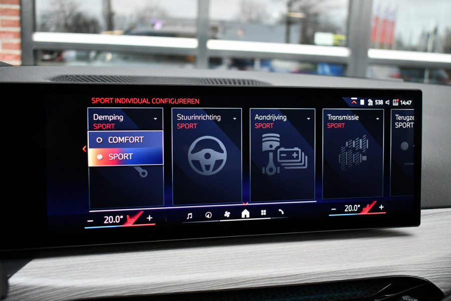 BMW 3 Serie Touring 330e M-Sport LCI-2 Pano Trekh ACC H/K 360 HUD 19inch