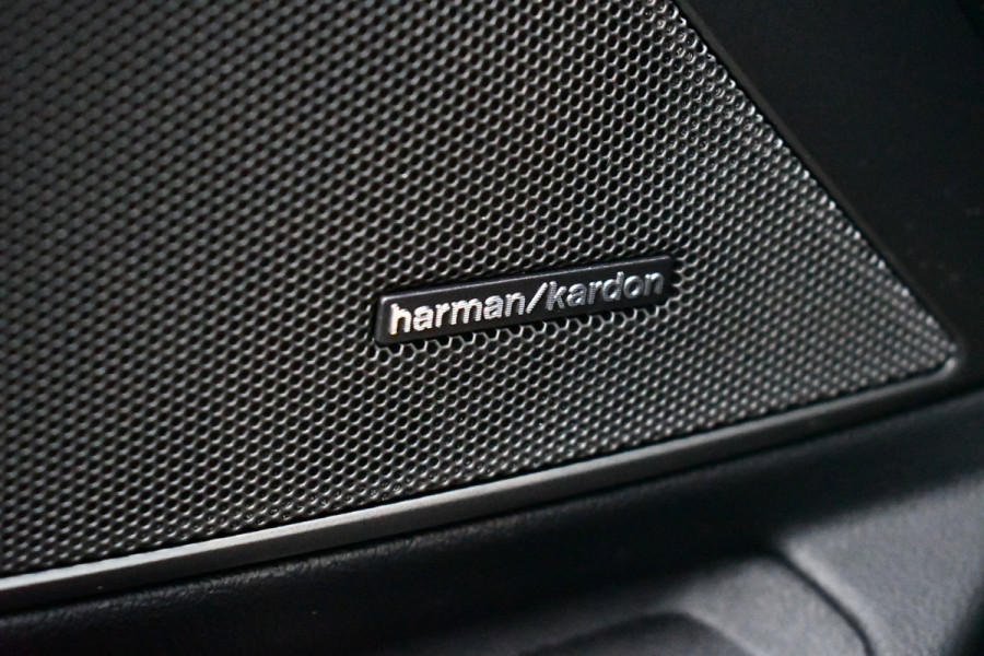 BMW 3 Serie Touring 330e M-Sport LCI-2 Pano Trekh ACC H/K 360 HUD 19inch