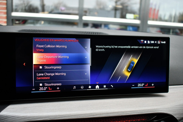 BMW 3 Serie Touring 330e M-Sport LCI-2 Pano Trekh ACC H/K 360 HUD 19inch