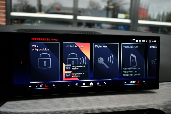 BMW 3 Serie Touring 330e M-Sport LCI-2 Pano Trekh ACC H/K 360 HUD 19inch