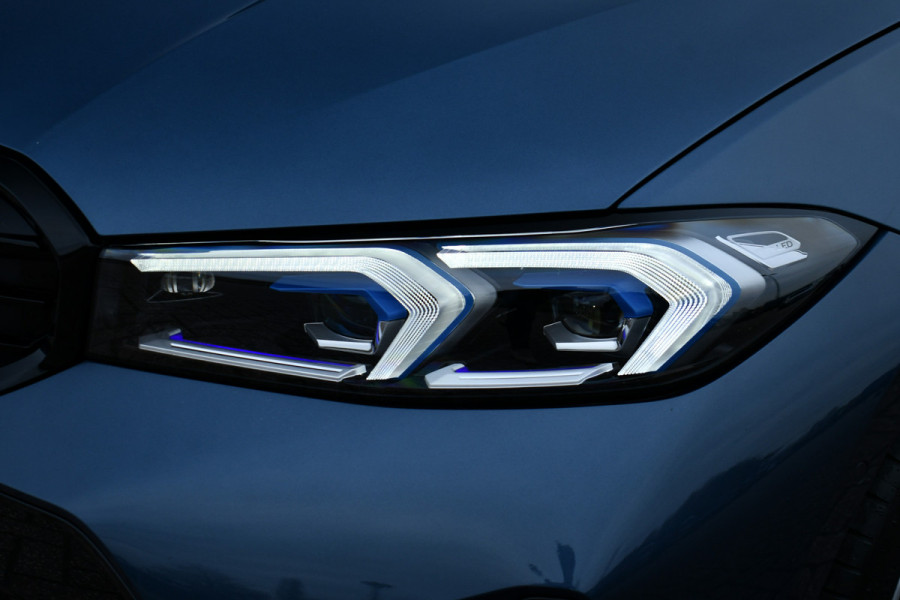 BMW 3 Serie Touring 330e M-Sport LCI-2 Pano Trekh ACC H/K 360 HUD 19inch