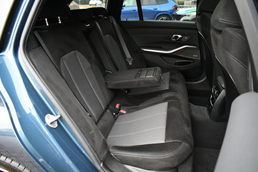 BMW 3 Serie Touring 330e M-Sport LCI-2 Pano Trekh ACC H/K 360 HUD 19inch