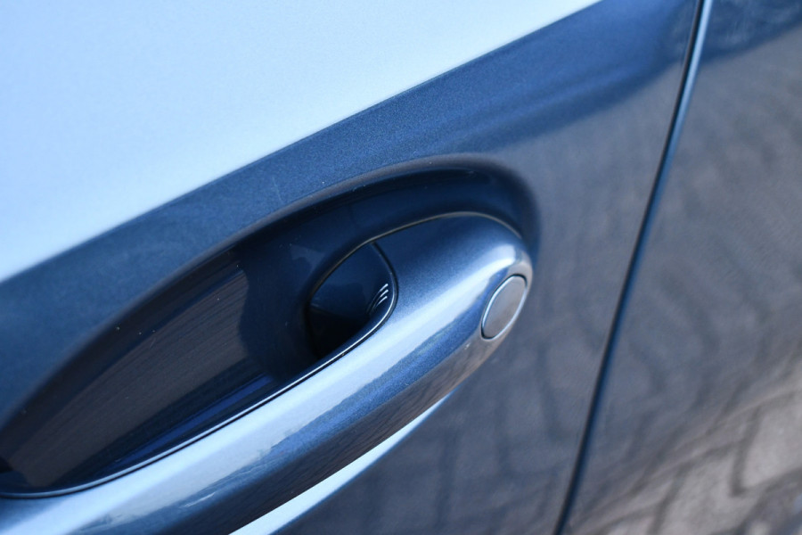 BMW 3 Serie Touring 330e M-Sport LCI-2 Pano Trekh ACC H/K 360 HUD 19inch