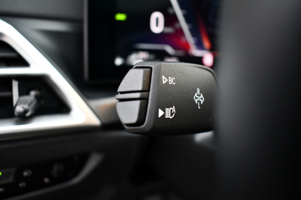 BMW 3 Serie Touring 330e M-Sport LCI-2 Pano Trekh ACC H/K 360 HUD 19inch