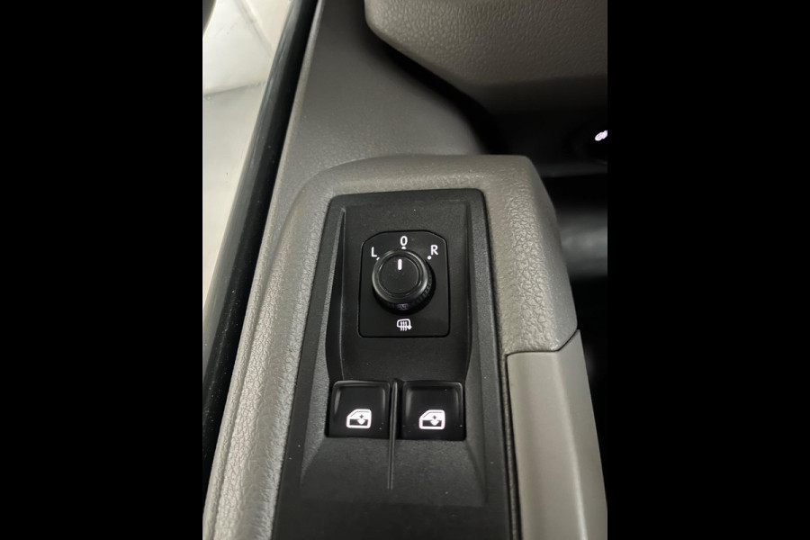 Volkswagen Crafter LAADKLEP L3H3 AUTOMAAT DSG 35 2.0 TDI 140PK 3Persoons, Airco, CruiseControl, Groot Scherm, RIJKLAARPRIJS!