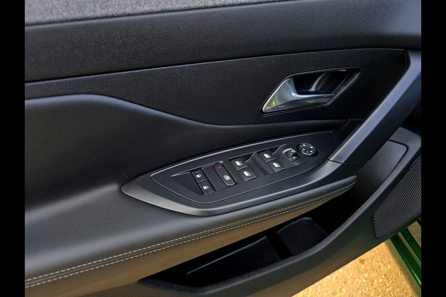 Peugeot 308 1.2 PureTech Allure - 130 Pk - Euro 6 - ParkeerCamera - Navi - ACC - Climate Control