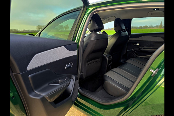 Peugeot 308 1.2 PureTech Allure - 130 Pk - Euro 6 - ParkeerCamera - Navi - ACC - Climate Control