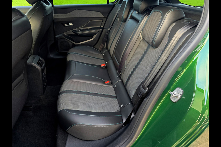 Peugeot 308 1.2 PureTech Allure - 130 Pk - Euro 6 - ParkeerCamera - Navi - ACC - Climate Control