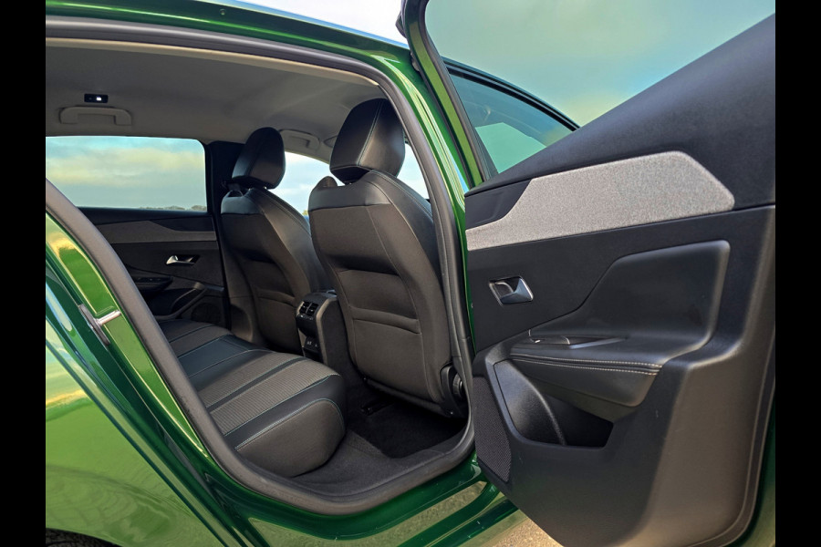 Peugeot 308 1.2 PureTech Allure - 130 Pk - Euro 6 - ParkeerCamera - Navi - ACC - Climate Control