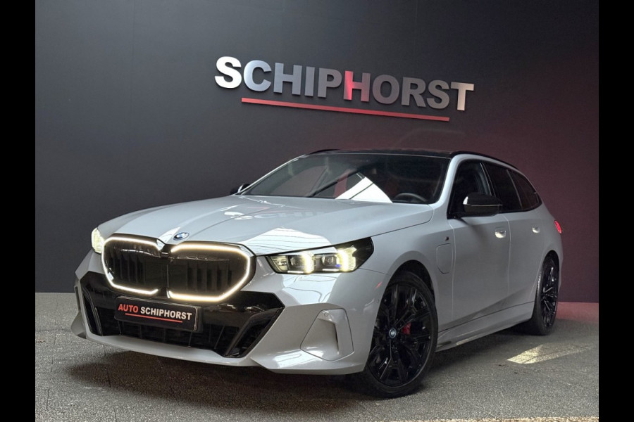 BMW 5 Serie 530e x-Drive M-Sport Pro-20 inch trekhaak panorama head-up key-less