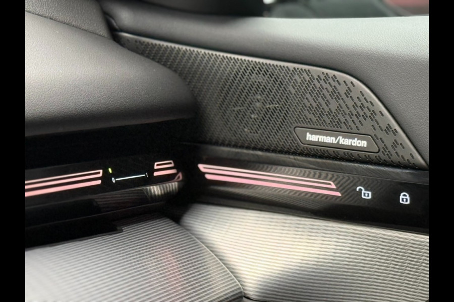 BMW 5 Serie 530e x-Drive M-Sport Pro-20 inch trekhaak panorama head-up key-less