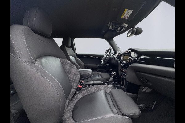MINI Mini 1.5 Cooper AUTOMAAT Chili Business, 25000 km, navigatie, 1/2 lederen sportinterieur, Origineel Nederlandse auto nap