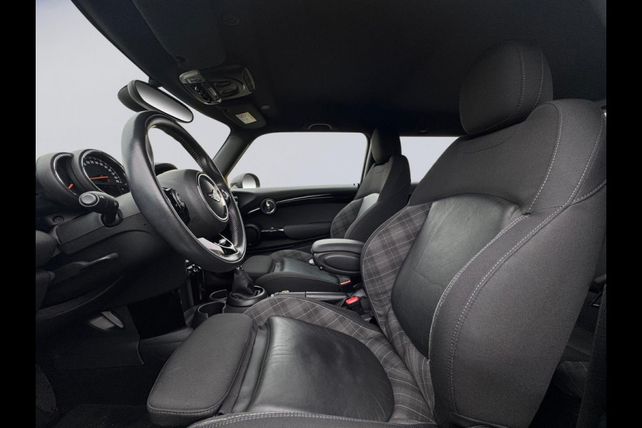 MINI Mini 1.5 Cooper AUTOMAAT Chili Business, 25000 km, navigatie, 1/2 lederen sportinterieur, Origineel Nederlandse auto nap