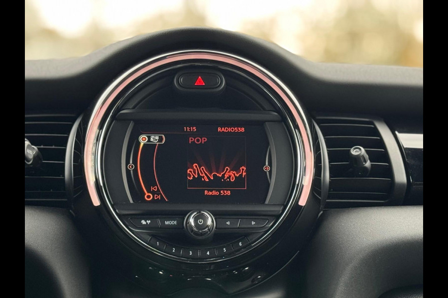 MINI Mini 1.5 Cooper AUTOMAAT Chili Business, 25000 km, navigatie, 1/2 lederen sportinterieur, Origineel Nederlandse auto nap