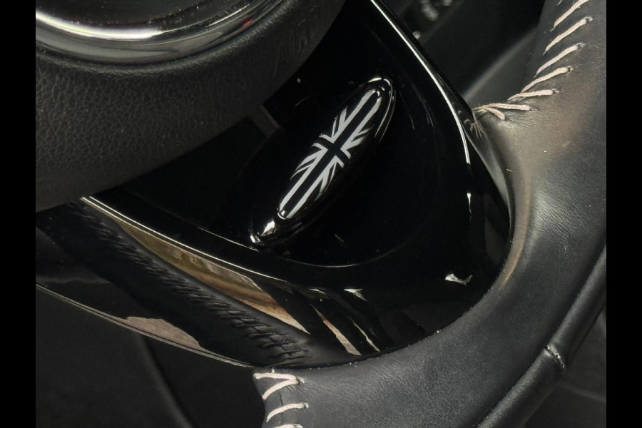 MINI Mini 1.5 Cooper AUTOMAAT Chili Business, 25000 km, navigatie, 1/2 lederen sportinterieur, Origineel Nederlandse auto nap