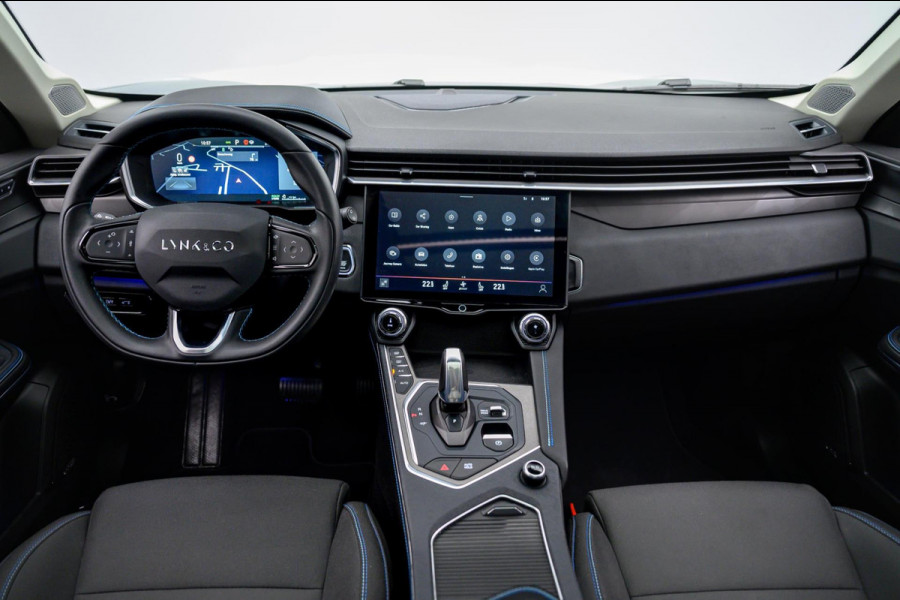 Lynk & Co 01 1.5 261PK Plug-in Hybrid* Black pakket* Zwarte Hemel* 360° Camera Pano/dak Apple/Carplay Adaptive/Cruise