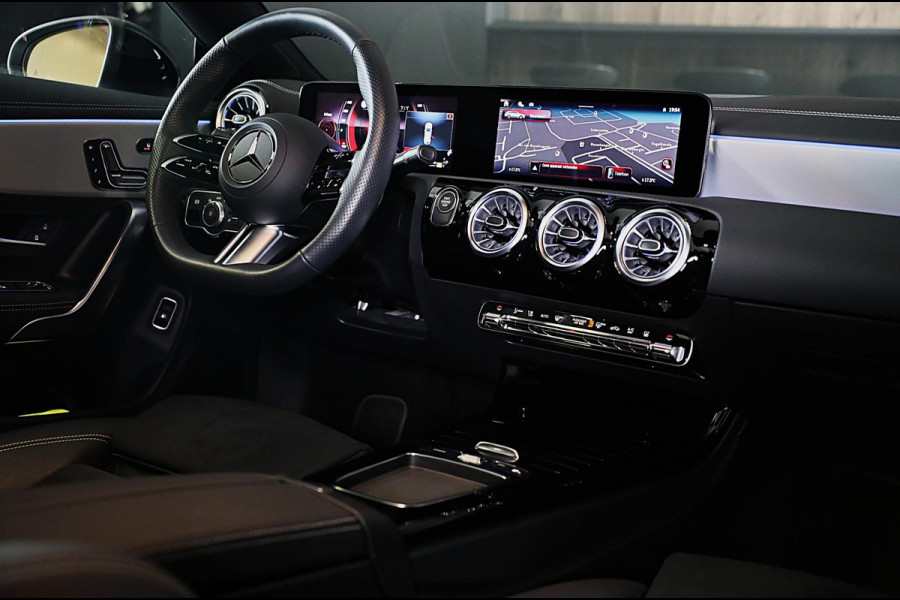 Mercedes-Benz CLA-Klasse Shooting Brake 250 e AMG Line / ACC / Memory / Head Up / Elek Stoelen / 360 Camera / Lane Assist / 19 Inc