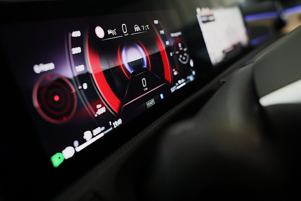 Mercedes-Benz CLA-Klasse Shooting Brake 250 e AMG Line / ACC / Memory / Head Up / Elek Stoelen / 360 Camera / Lane Assist / 19 Inc