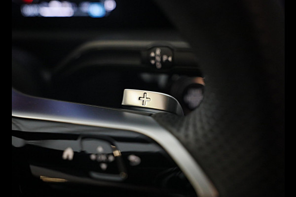 Mercedes-Benz CLA-Klasse Shooting Brake 250 e AMG Line / ACC / Memory / Head Up / Elek Stoelen / 360 Camera / Lane Assist / 19 Inc